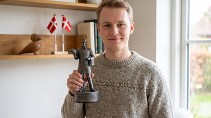Tjenerfigur han 